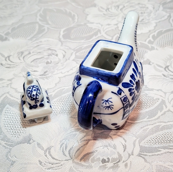 Decorative miniature elephant tea pot - Picture 10 of 12